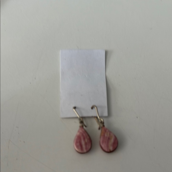 Beautiful pink stone earrings - Picture 1 of 4